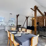 Modernes Loft Mitten Im Gruenen